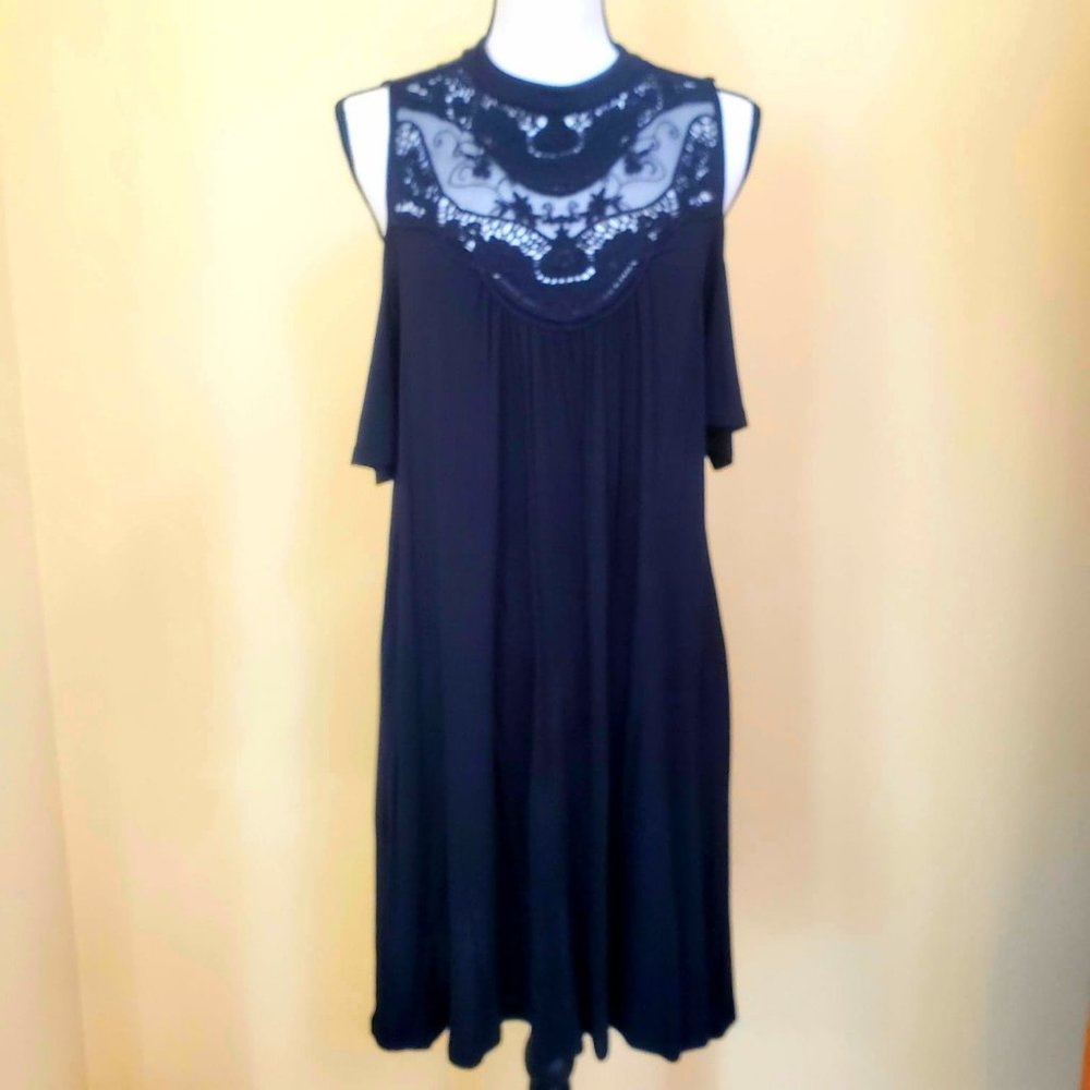 Beautiful lace detailed, cold shoulder dress